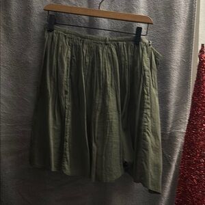 Green Knee-Length Pleated Skater Skirt